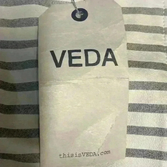 Veda 100% Leather Striped Moto Jacket. Size SP - Picture 11 of 11